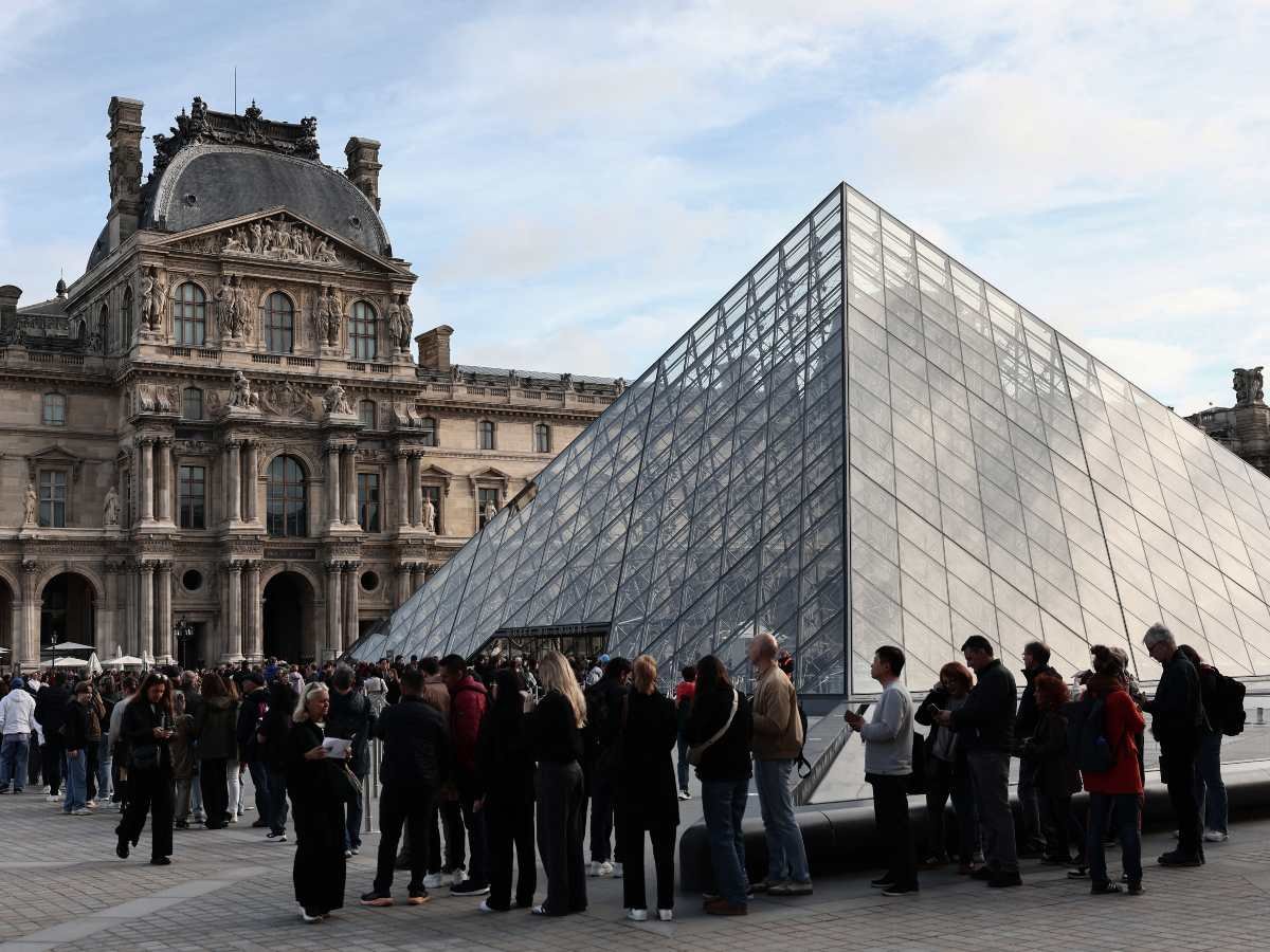 El Museo del Louvre incrementa tarifas para turistas no europeos en un 45 % desde enero 2024
