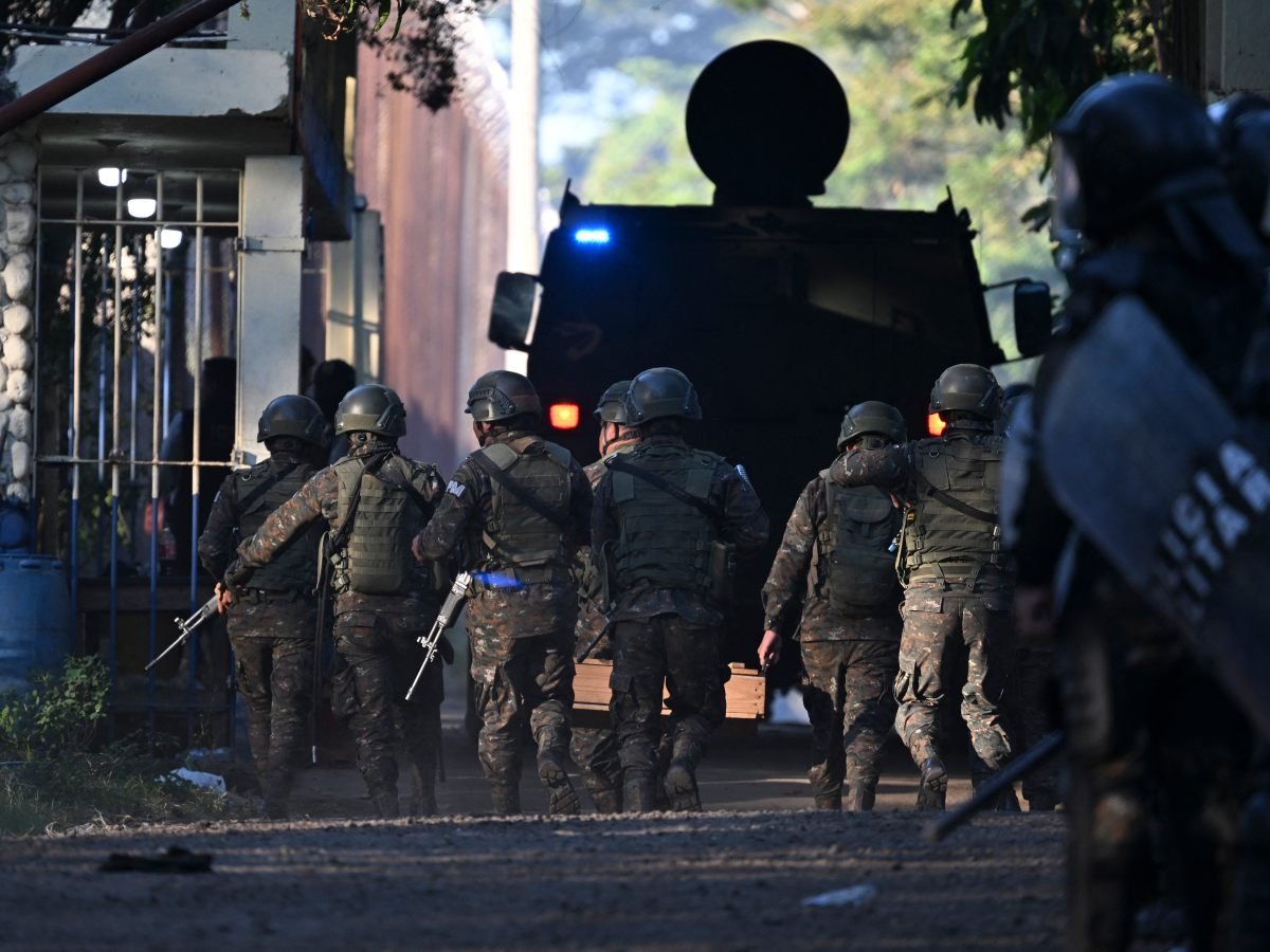 Policía de Guatemala libera rehenes tras motín en cárcel de máxima seguridad Renovación I