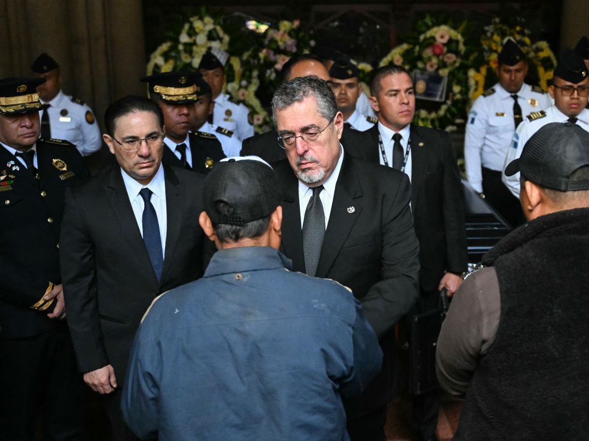 Guatemala enfrenta escalada de violencia con nueve policías asesinados y estado de sitio declarado