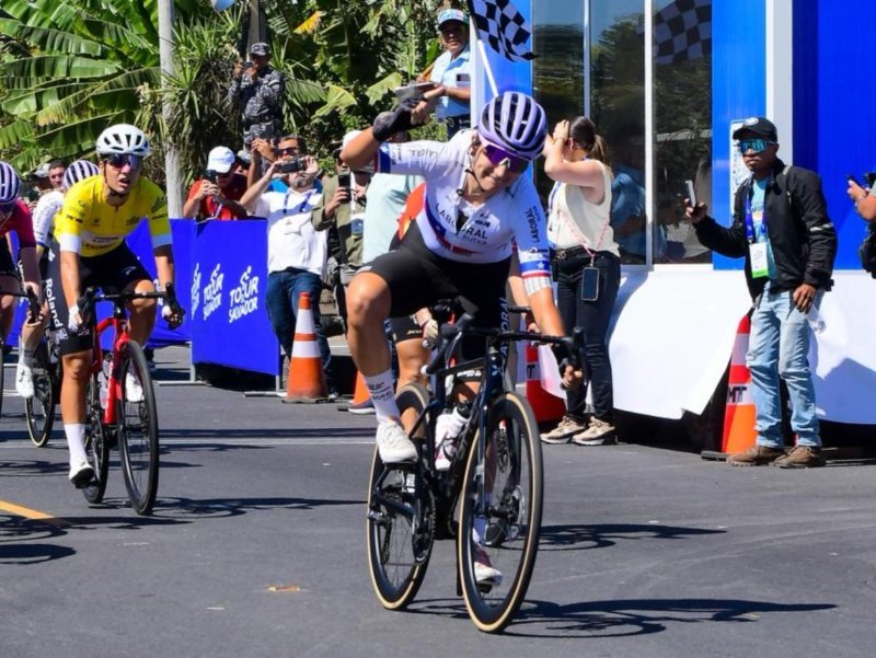 Catalina Soto se impone en la exigente Etapa 3 del Tour El Salvador 2026