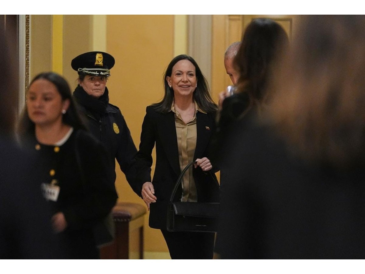 María Corina Machado reafirma su compromiso de regresar a Venezuela y participar en su futuro político