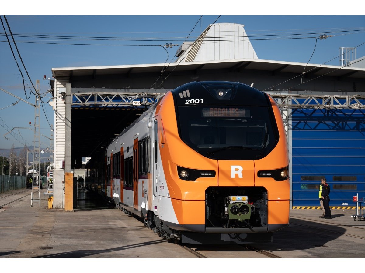 Accidente ferroviario en Barcelona deja un muerto y 15 heridos tras caída de muro