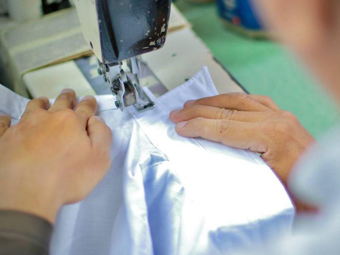 Educación de El Salvador aclara continuidad en compras a proveedores locales tras ingreso de uniformes importados