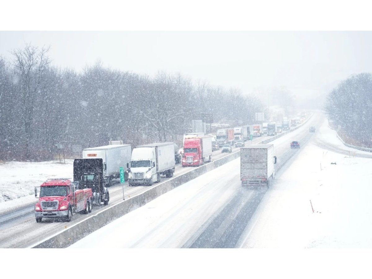 Autoridades en siete estados de EUA se preparan ante tormenta invernal de gran alcance