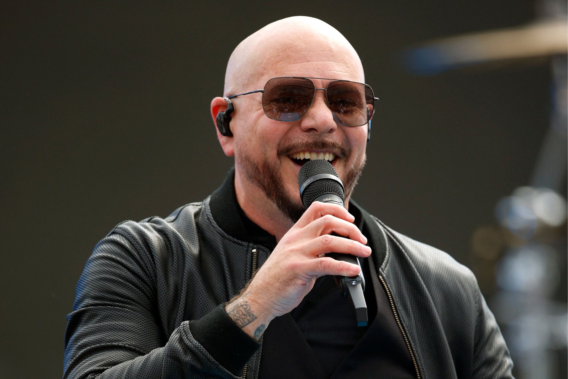 Pitbull anuncia gira mundial “I’m Back Tour” con 50 conciertos en 2026