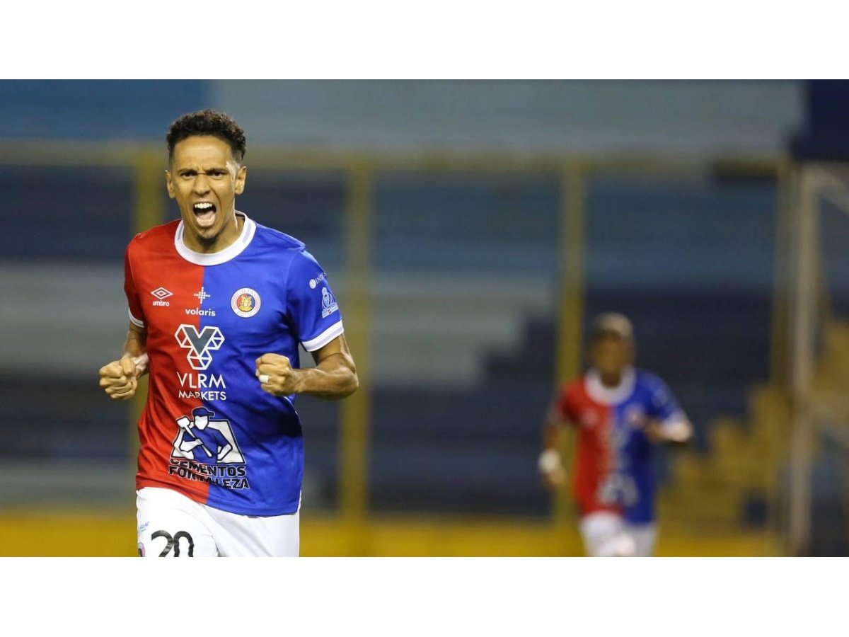 FAS consolida su victoria ante Hércules y complica la situación del equipo capitalino en el Cuscatlán