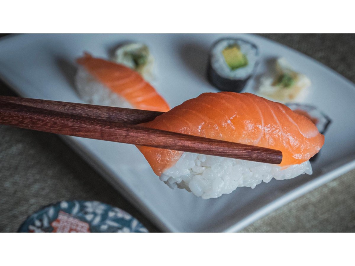 Cómo un noruego revolucionó el sushi en Japón con el salmón crudo