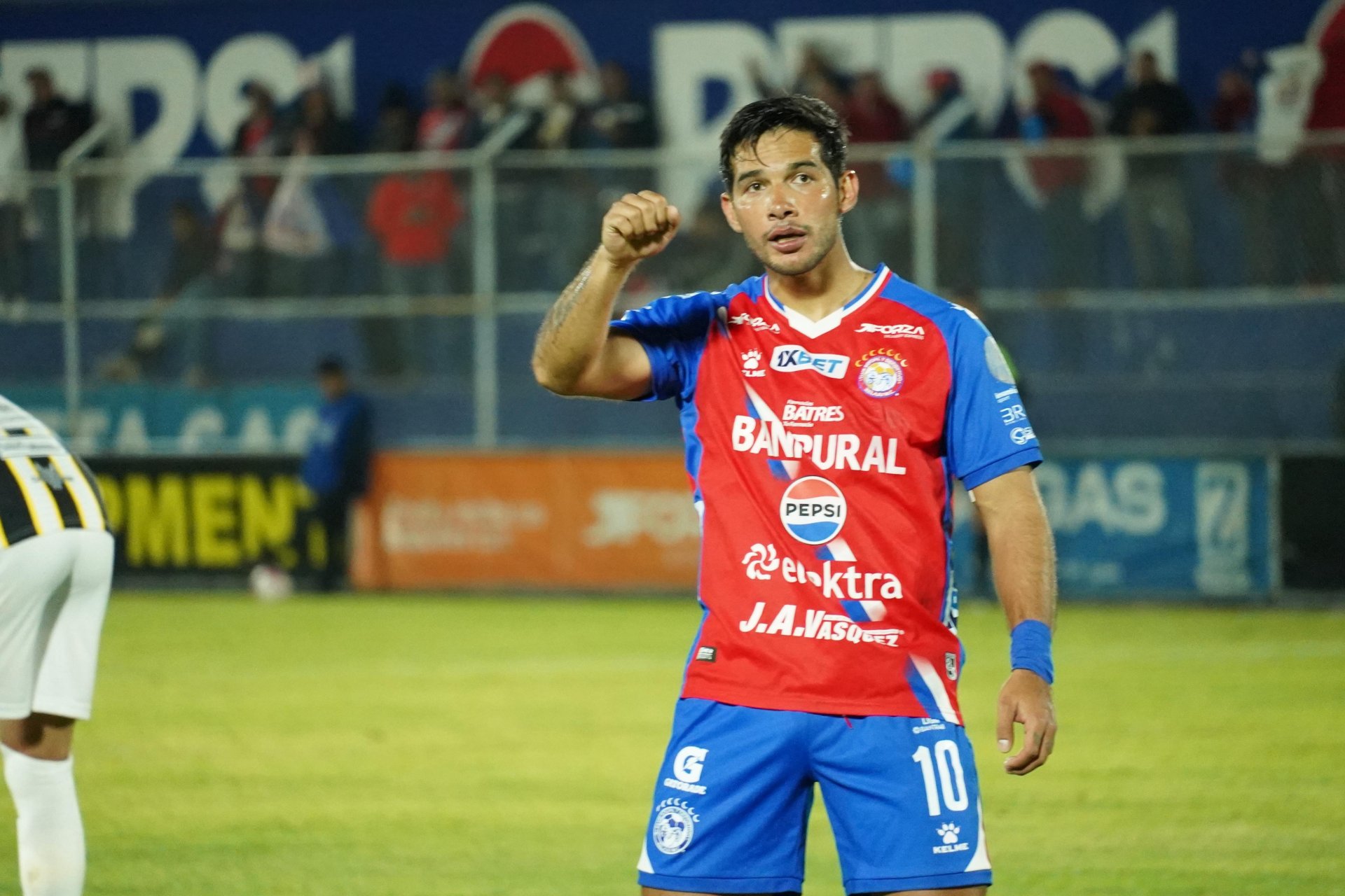 Xelajú MC inicia el Clausura 2026 con contundente victoria 4-0 sobre Aurora FC