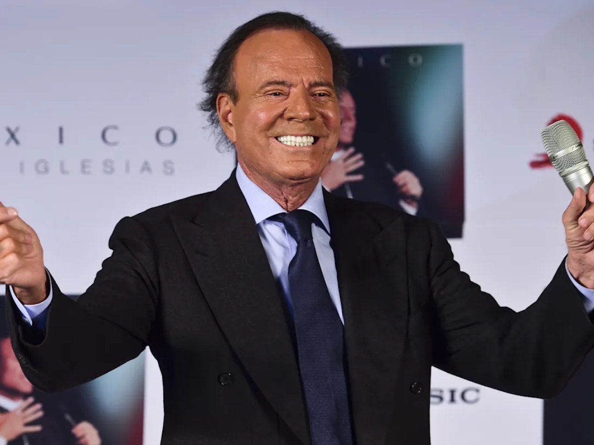 Julio Iglesias responde a acusaciones de agresión sexual y solicita cierre de investigación en España