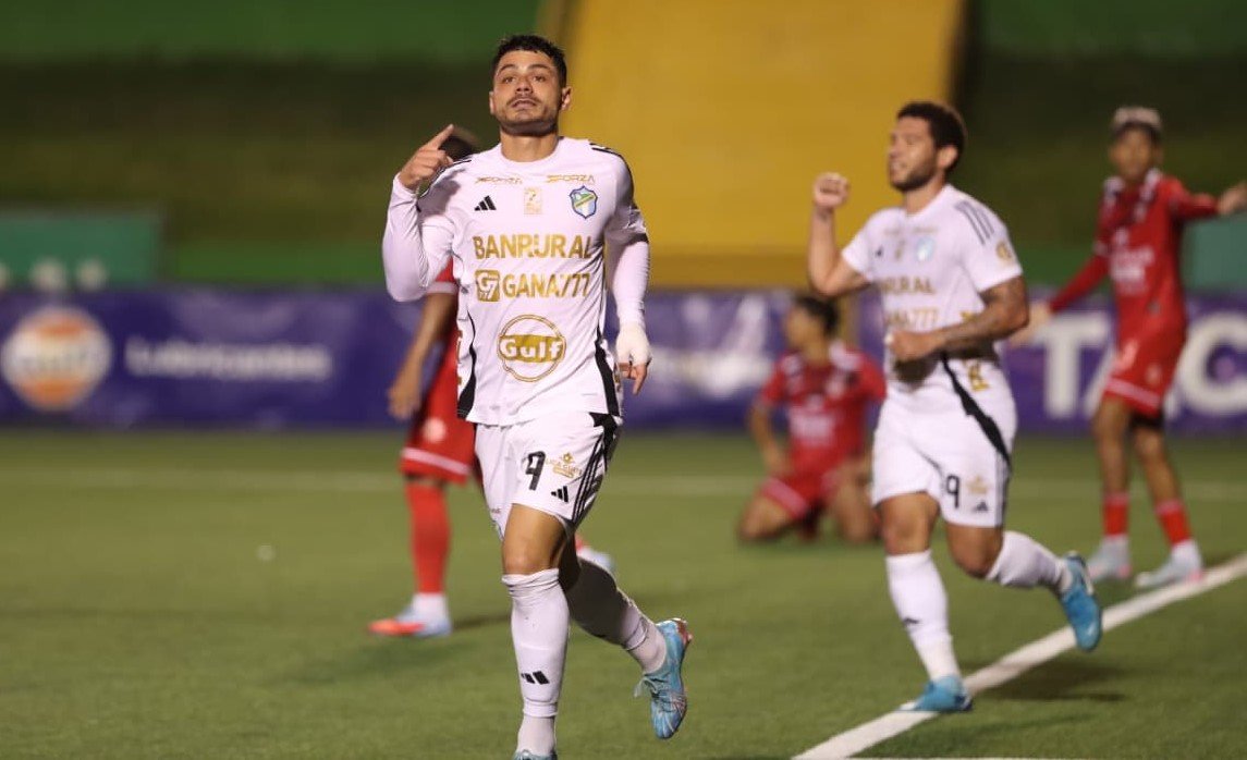 Darwin Lom anuncia su salida de Comunicaciones FC y apunta a nuevo reto en Bolivia