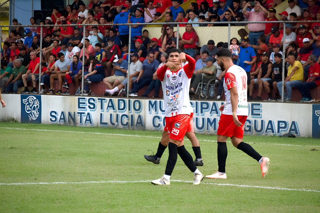 Mictlán sorprende y derrota a Municipal con doblete de William Fajardo en Santa Lucía