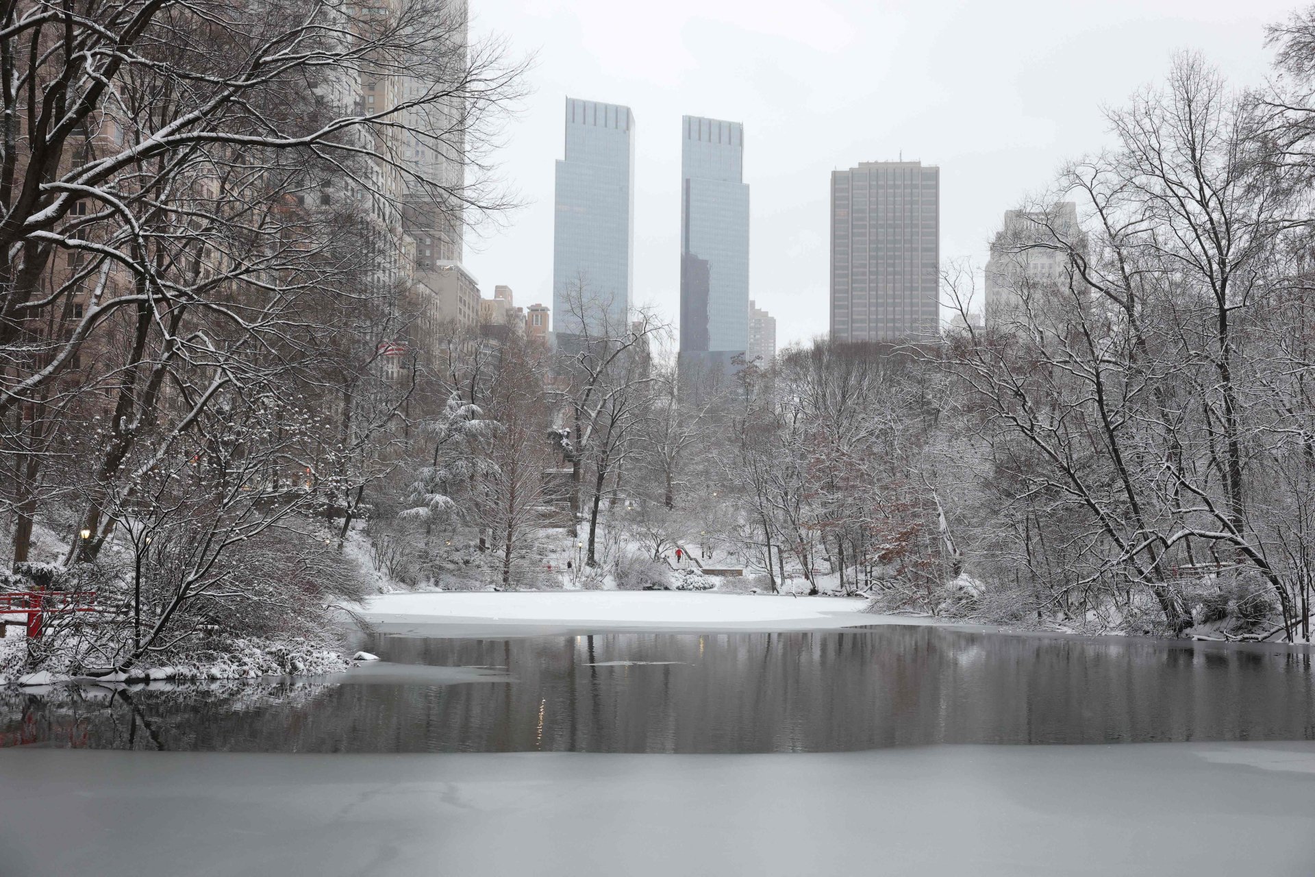 Tormenta Invernal Fern: Impactos en EE. UU. con nevadas, cortes eléctricos y retrasos en viajes