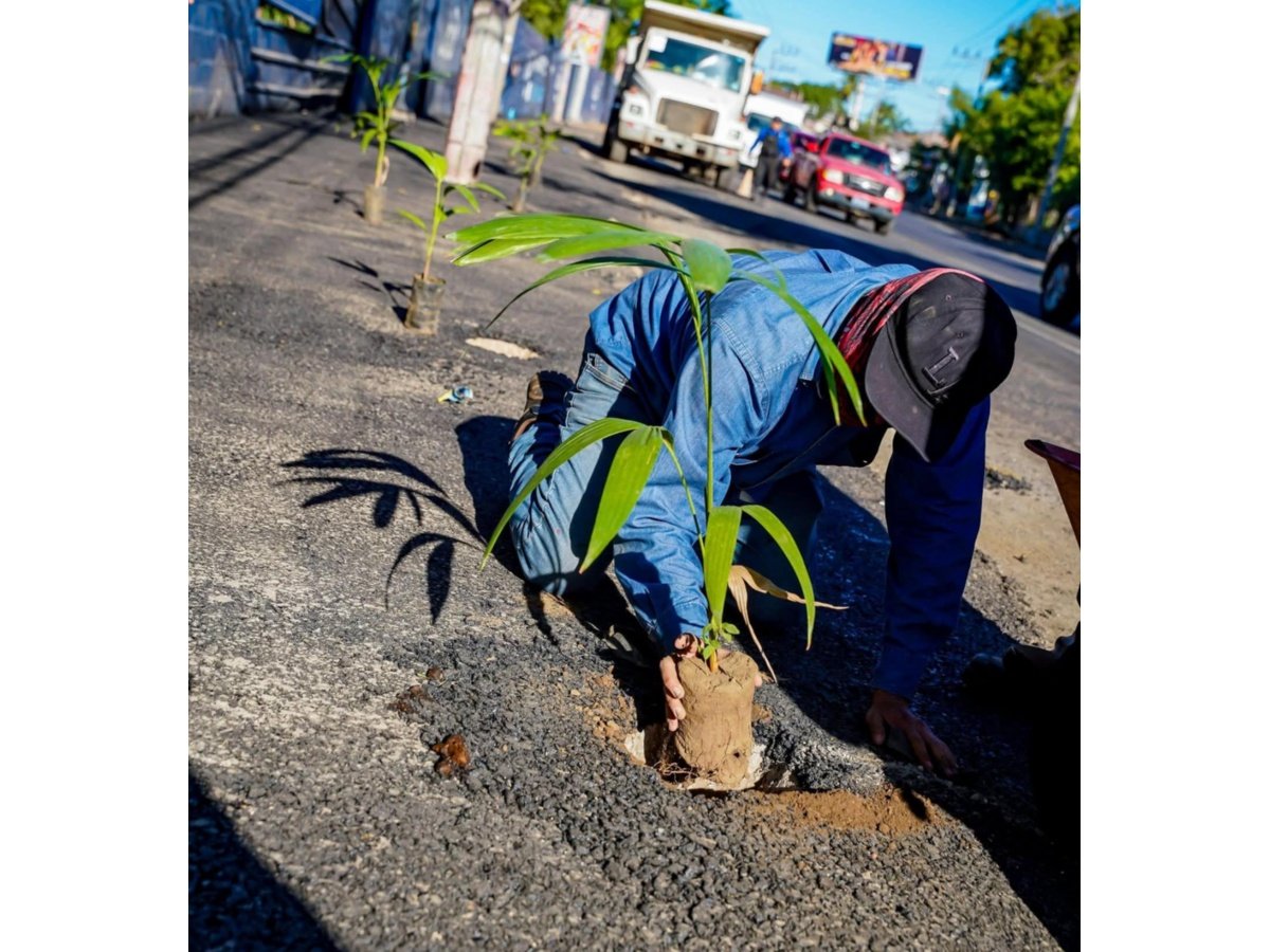 San Miguel impulsa mejora integral de aceras y ornato en la avenida Roosevelt Sur