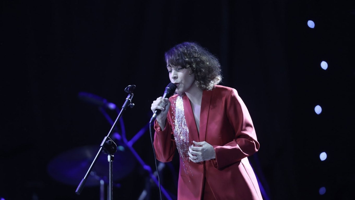 Gaby Moreno interpreta emblemática “Cucurrucucú Paloma” en tráiler de la temporada final de “Como agua para chocolate” en HBO Max