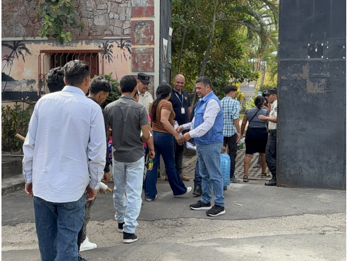 Habitantes y autoridades dialogan sobre construcción de relleno sanitario en Tecoluca, San Vicente