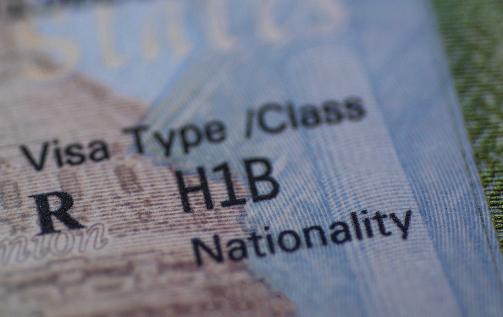 Suspensión de nuevos trámites para visas en EE. UU. genera dudas sobre la visa H-1B para guatemaltecos