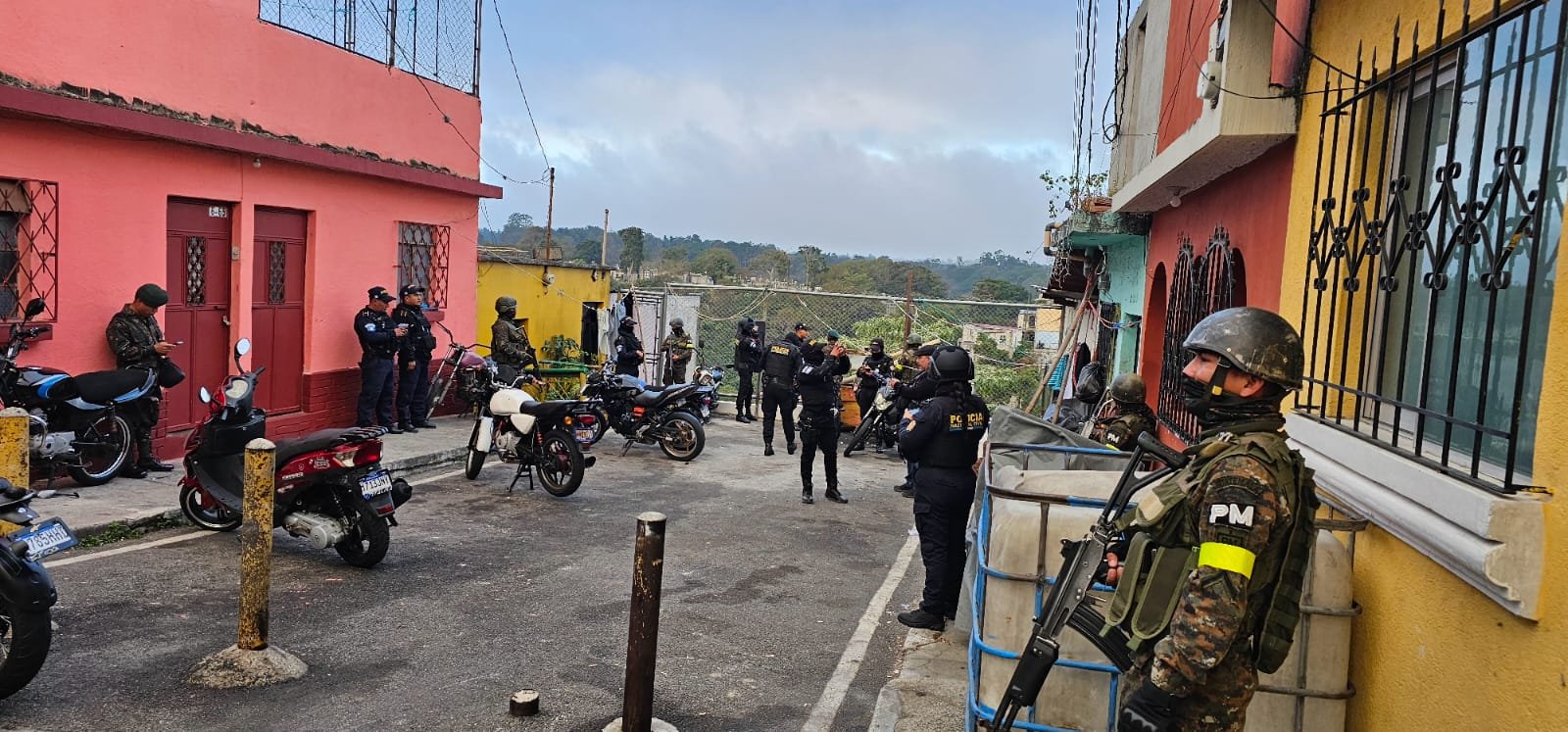 PNC y Ejército intensifican operativos en barrio El Gallito y zona 3 tras estado de Sitio