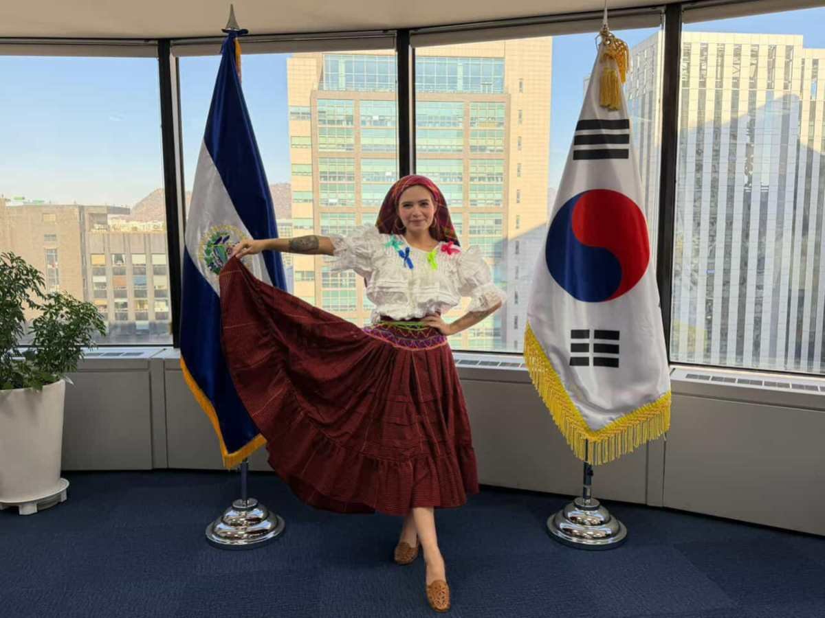 El traje típico de Panchimalco brilla en Corea del Sur gracias a la representación salvadoreña