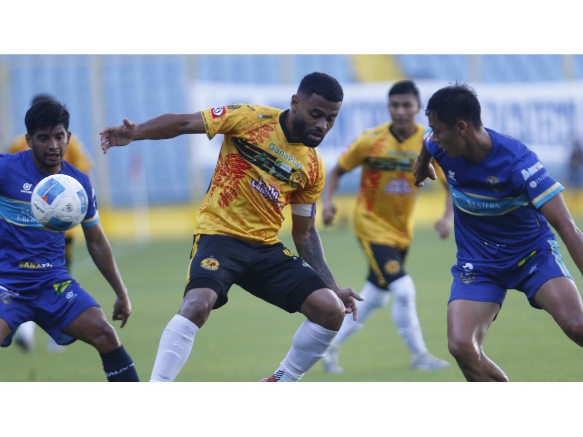 Platense realiza cambio inesperado en alineación por problemas con uniforme ante Zacatecoluca