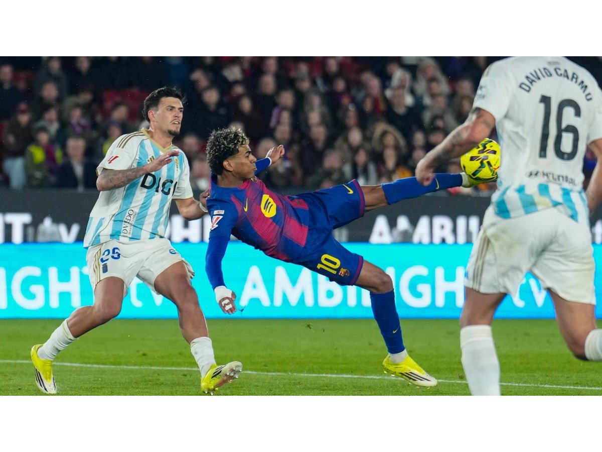 Lamine Yamal deslumbra con golazo de tijera en la goleada del Barcelona ante Real Oviedo