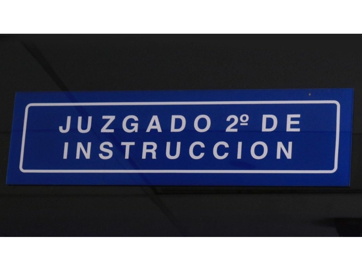 Ordenan captura de mujer por presunta estafa de $350 en venta falsa de celular en San Salvador