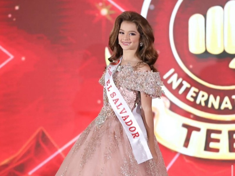 Lucciana Tinetti, nueva reina Wonderful Teen 2026 desde El Salvador