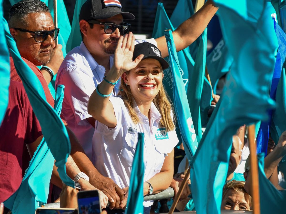 Candidata oficialista lidera intención de voto en Costa Rica en comicios marcados por inseguridad