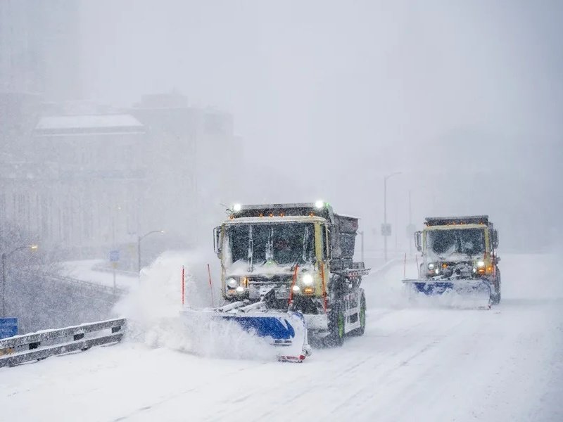 Tormenta invernal en EE. UU. deja 15 muertos y afecta a 800,000 hogares sin electricidad