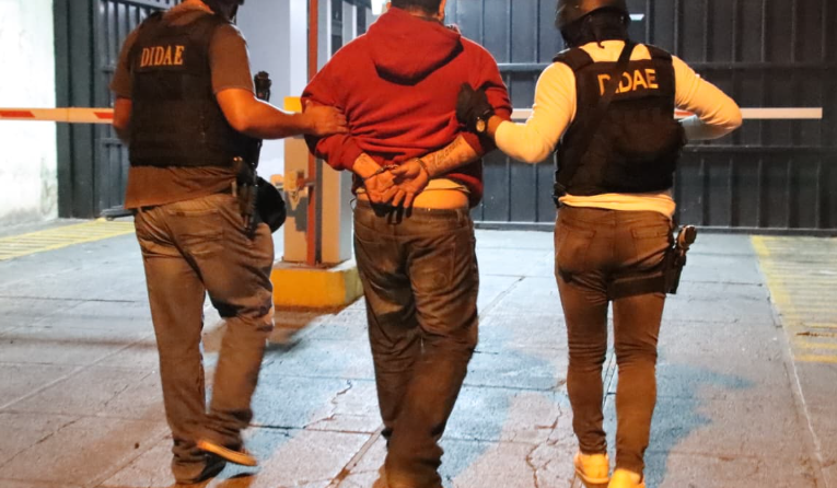 Capturan en San Miguel Petapa a nicaragüense con granada y lista de posibles víctimas de extorsión