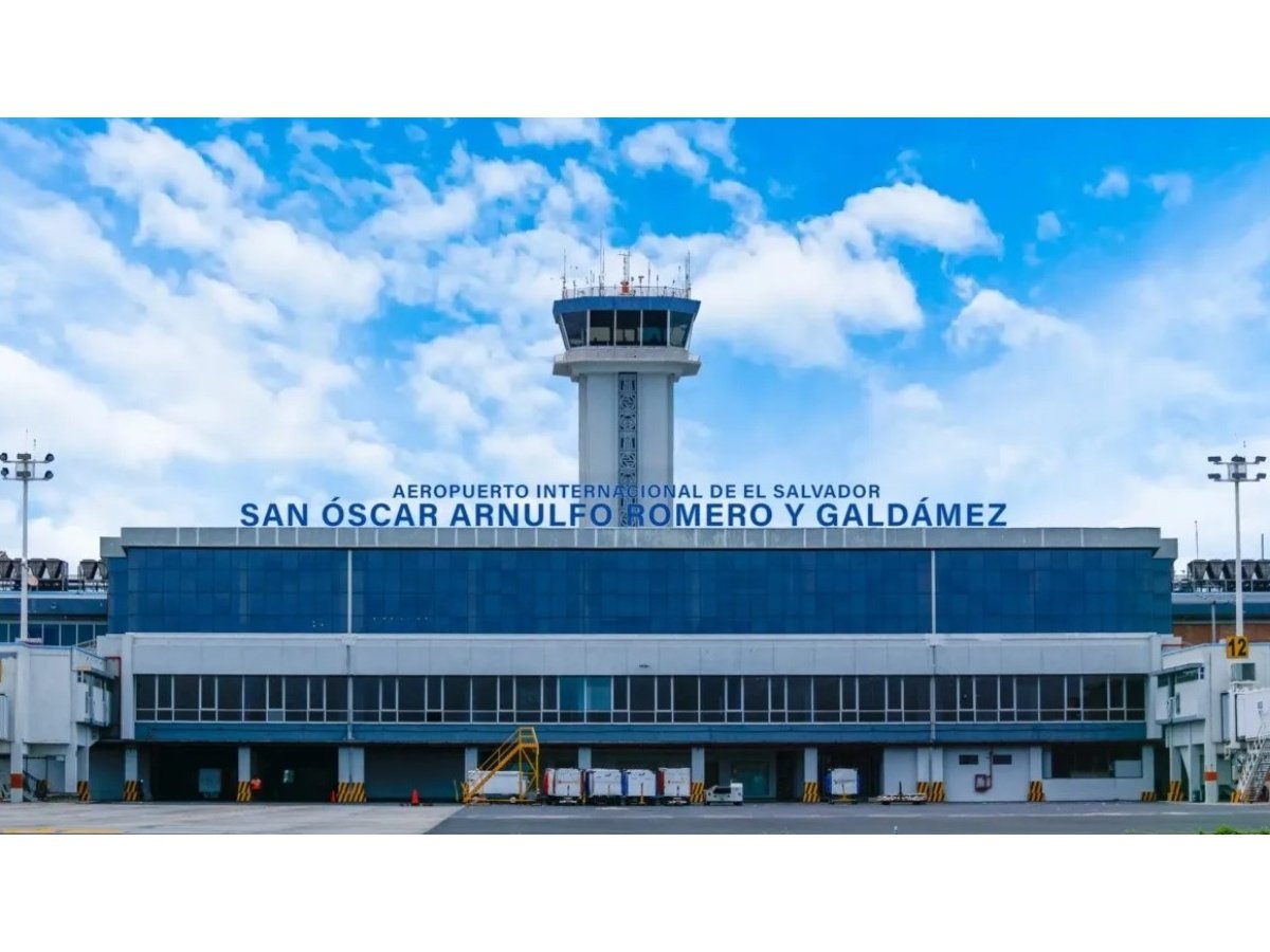 Comisión Legislativa Avala Préstamo Millonario para Ampliar el Aeropuerto Óscar Romero