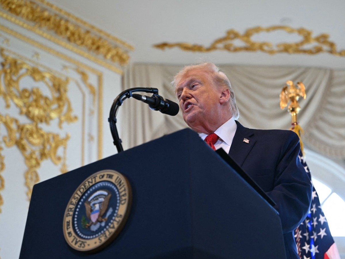 Trump firma orden ejecutiva para agilizar reconstrucción tras incendios en Los Ángeles