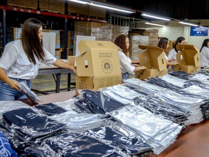 Paquetes escolares 2026 en El Salvador: 10 aspectos esenciales para estudiantes y familias