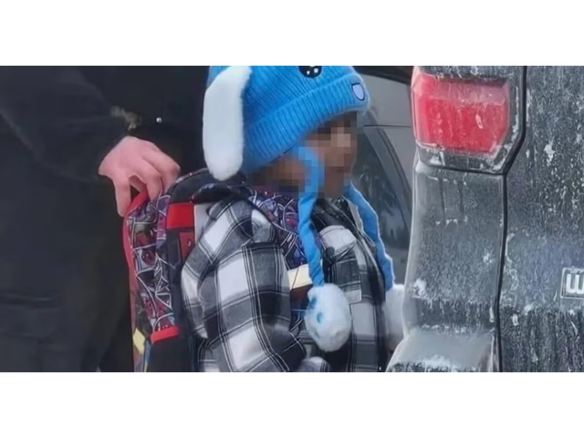 Juez federal bloquea deportación inmediata de niño de 5 años y su padre detenidos en Minesota