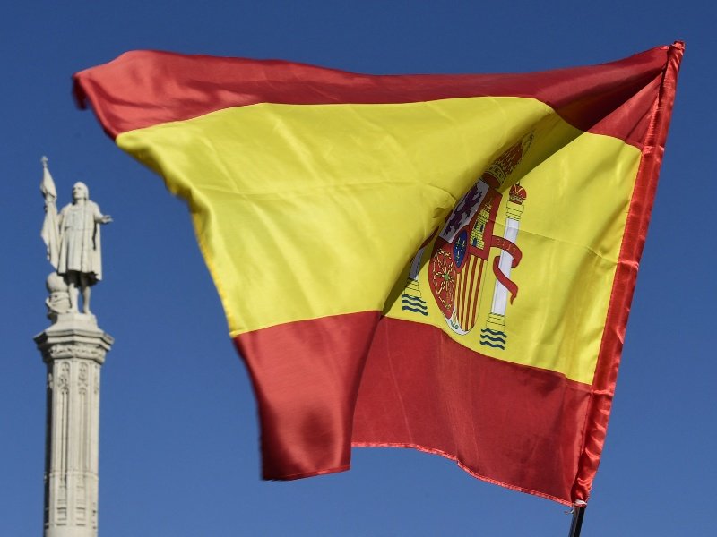 España implementa plan excepcional para regularizar a 500,000 inmigrantes, en su mayoría latinoamericanos