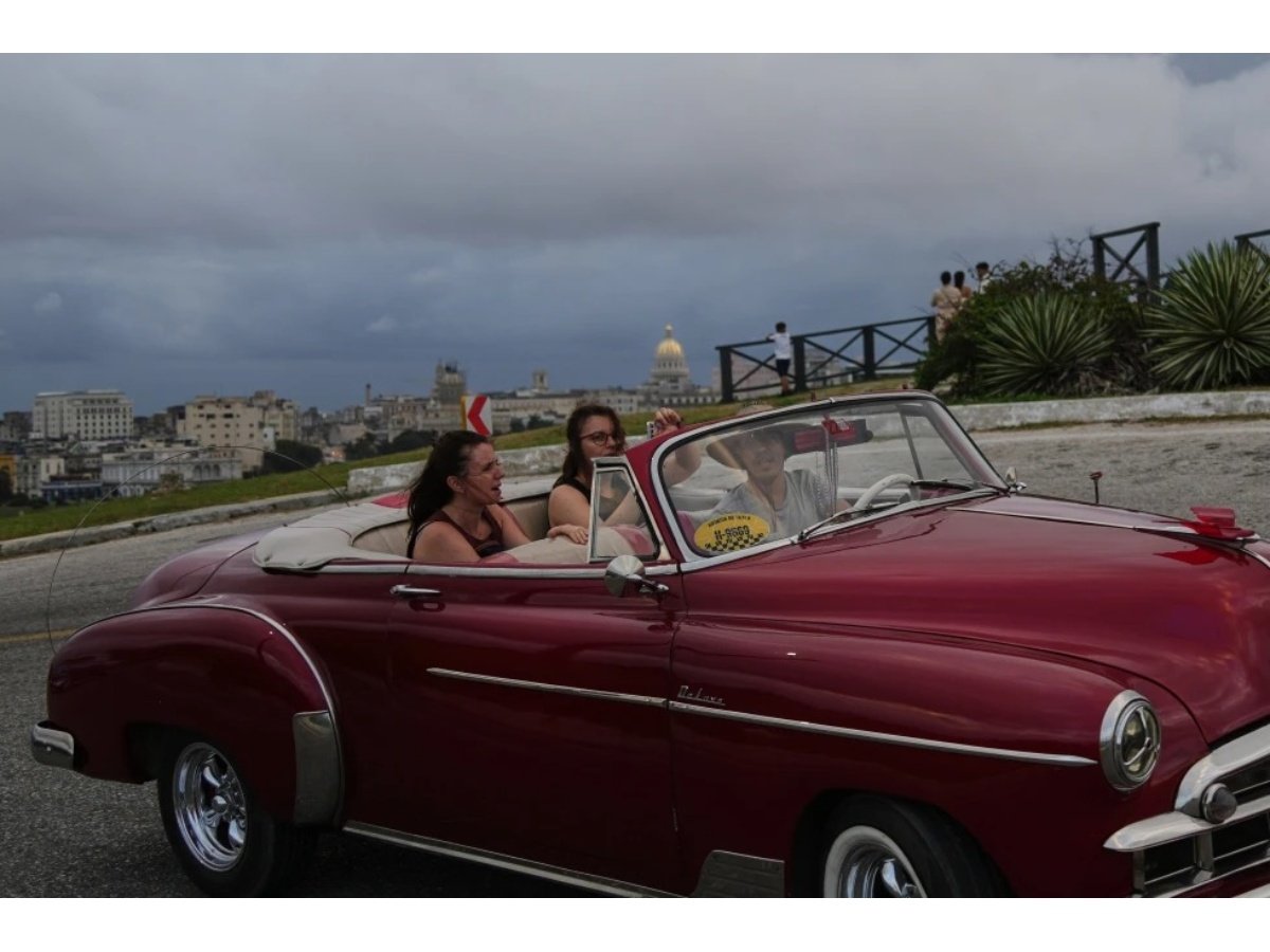 Crisis en el turismo cubano: impacto de la falta de petróleo y sanciones estadounidenses en la economía de la isla