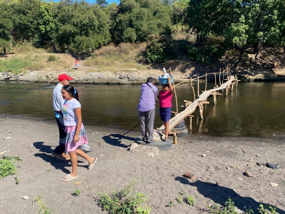 Comunidades en San Miguel exigen construcción de puente seguro sobre el río Grande