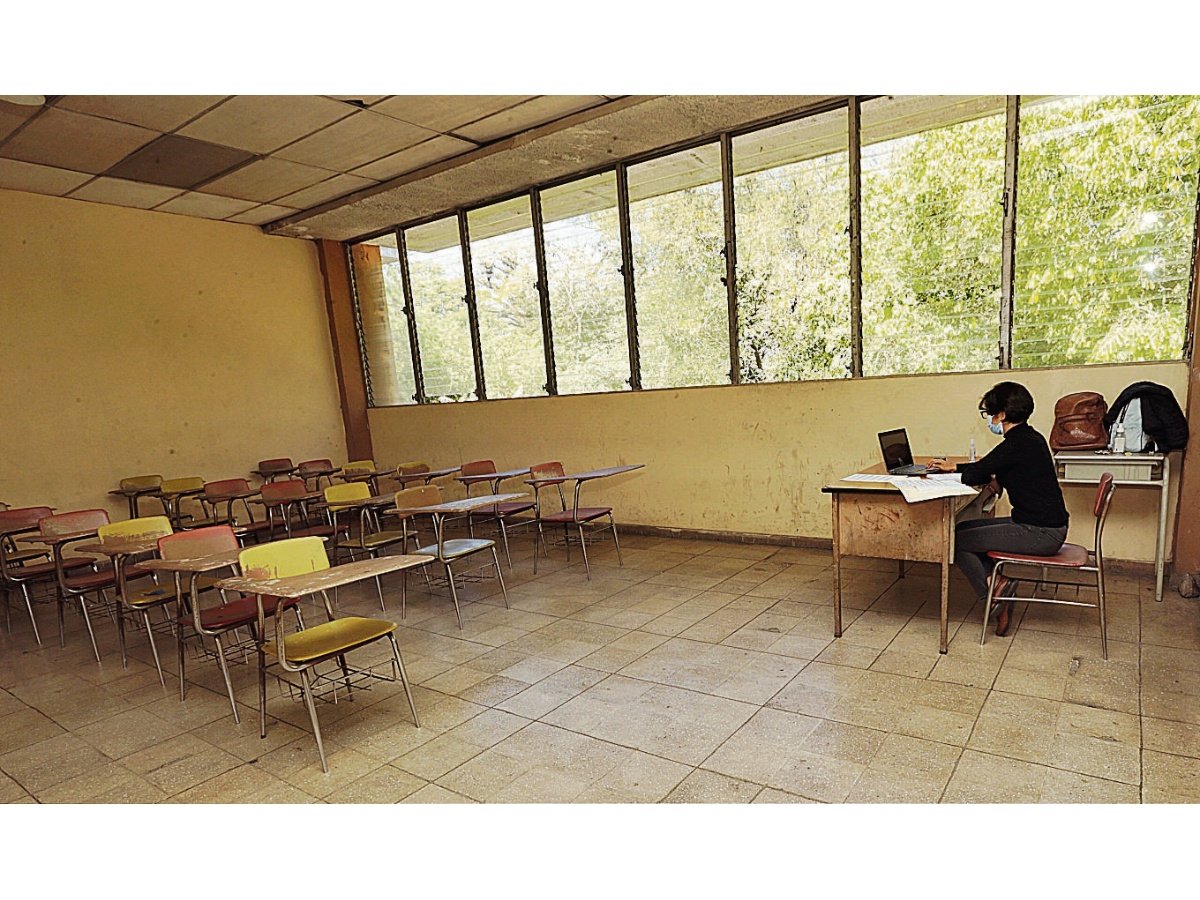 Gremiales denuncian subutilización de docentes con plaza en El Salvador