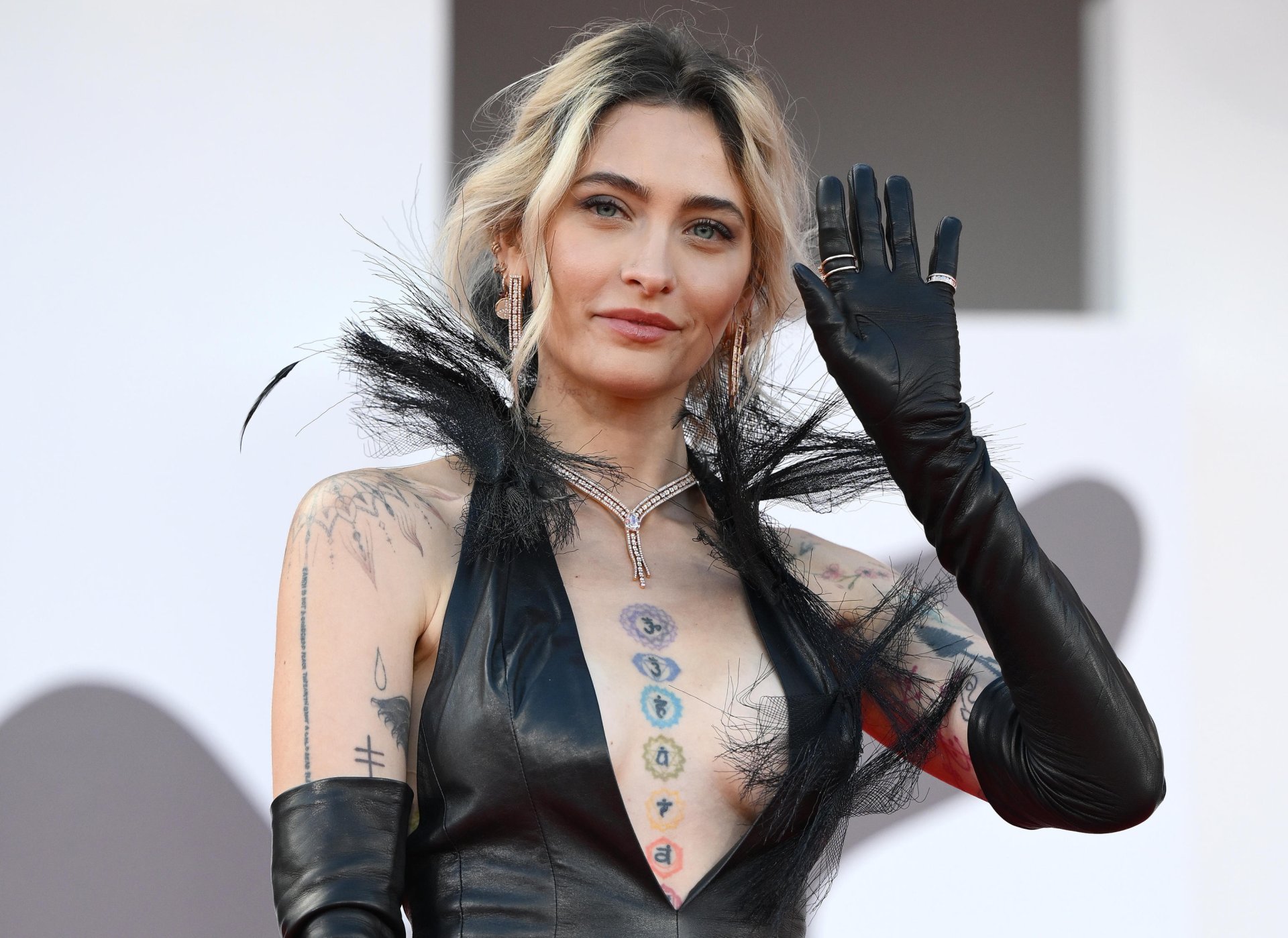 Paris Jackson muestra su admiración por Christian Nodal durante un viaje en automóvil