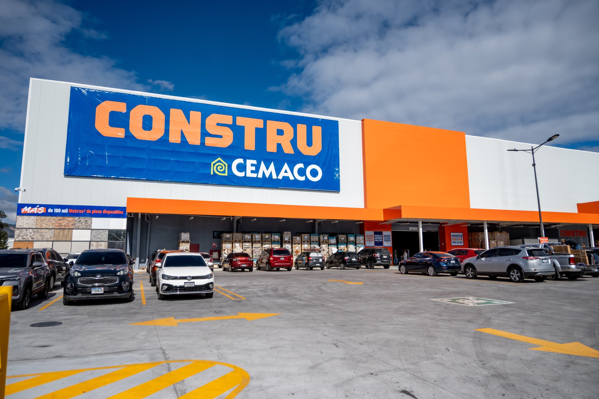 CONSTRU Cemaco: Innovador concepto de tienda especializada para el sector construcción en Guatemala