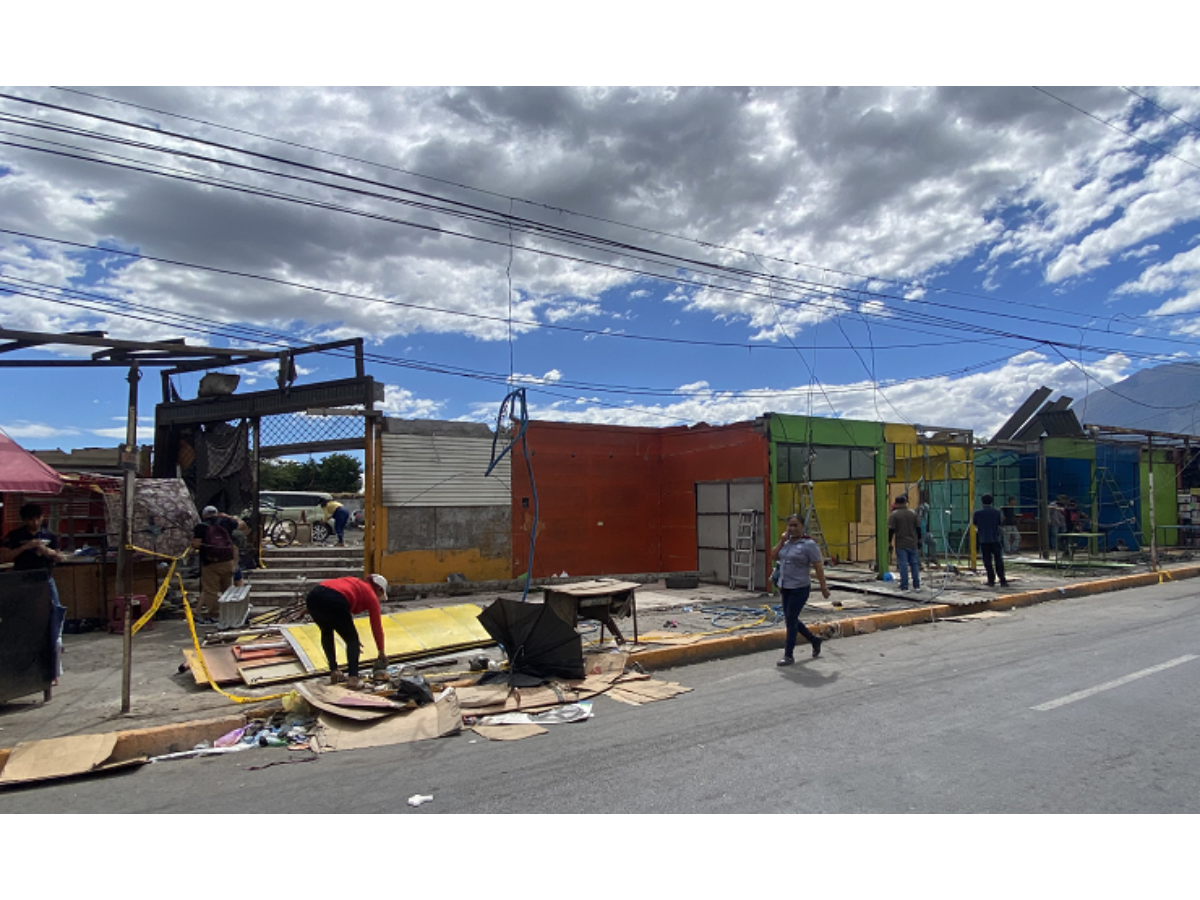 Comerciantes de San Miguel enfrentan gastos y falta de apoyo en traslado a parqueo municipal temporal