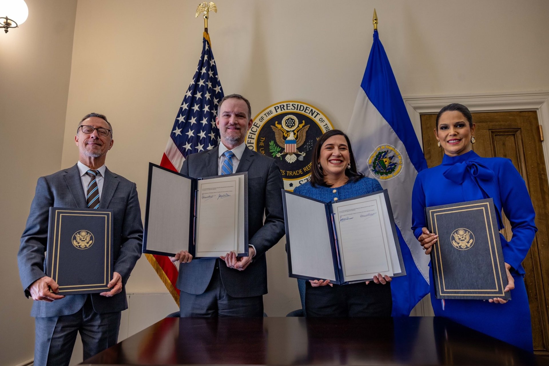 Estados Unidos y El Salvador firman acuerdo para eliminar aranceles y fortalecer comercio bilateral