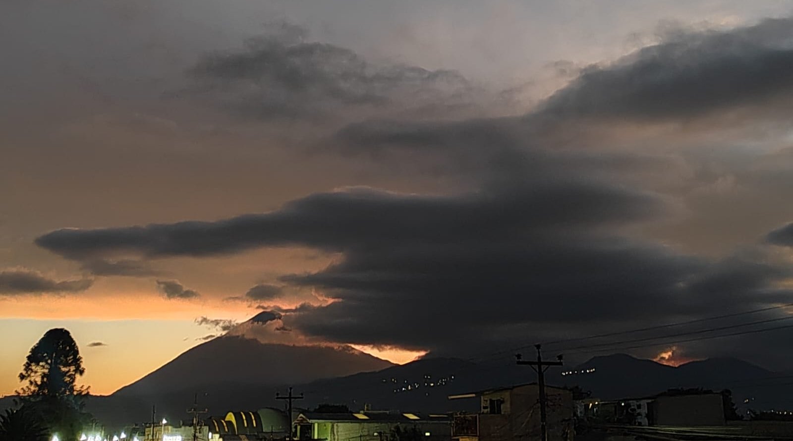 Frente frío se retira de Guatemala, pero continúan noches frías en occidente y centro