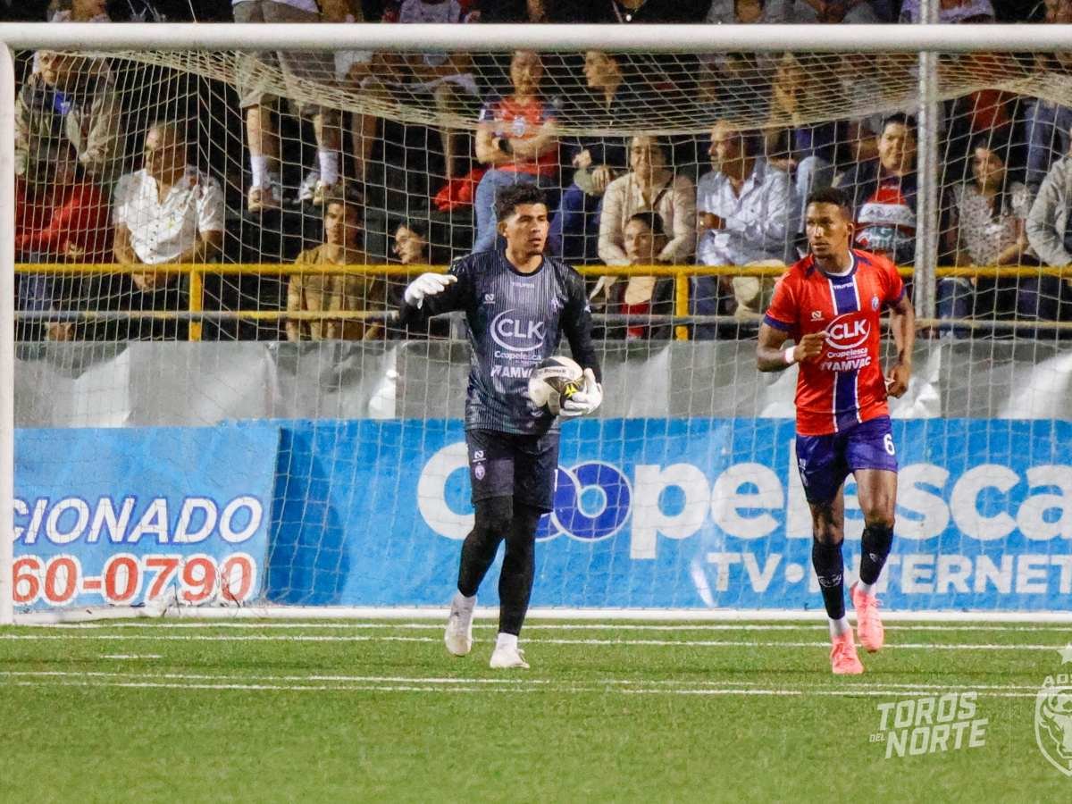 Mario González y San Carlos retoman el triunfo con sólida victoria ante Municipal Liberia