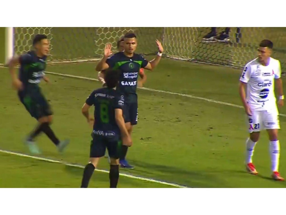 Emerson Mauricio anota doblete contra Alianza pero evita celebrar por respeto a su pasado albo
