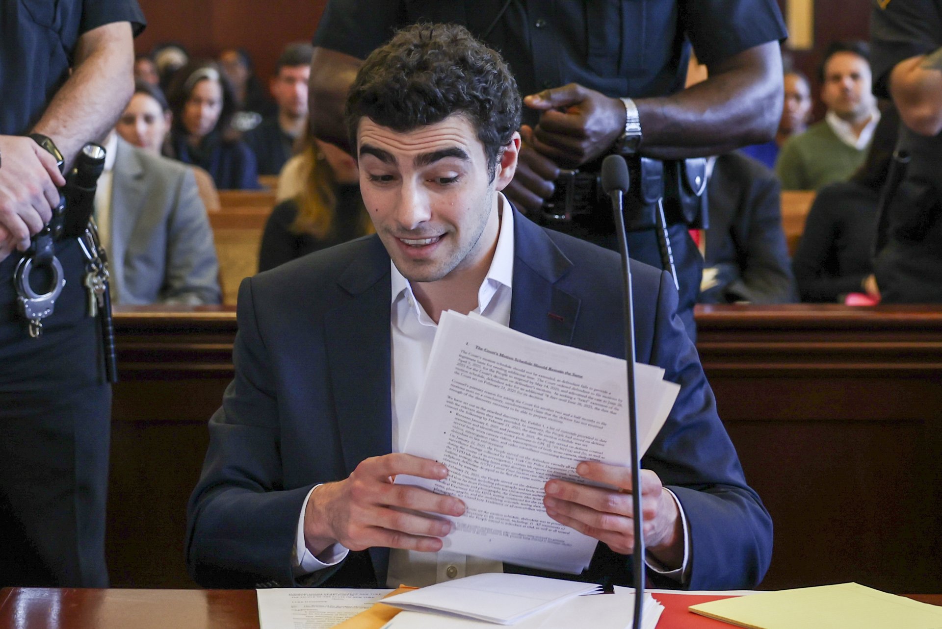 Jueza retira la pena de muerte en caso contra Luigi Mangione por asesinato en EE. UU.