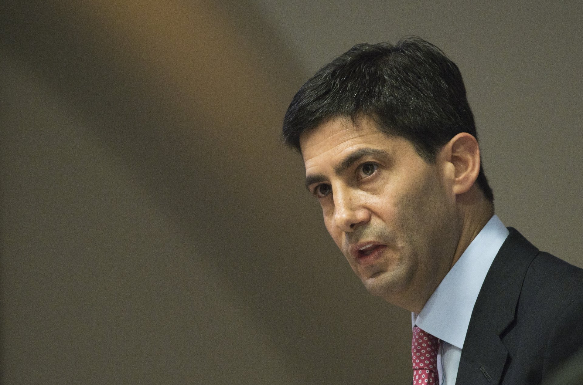 Kevin Warsh: El Nuevo Nombramiento para Presidir la Reserva Federal de EE.UU.