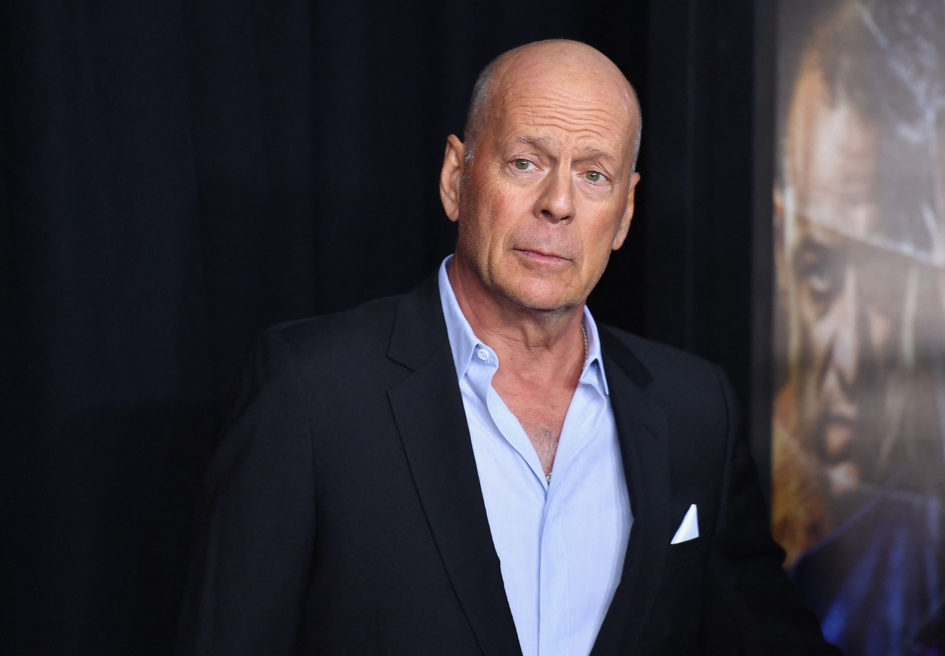 Esposa de Bruce Willis detalla el impacto familiar tras su traslado a un nuevo hogar por su enfermedad