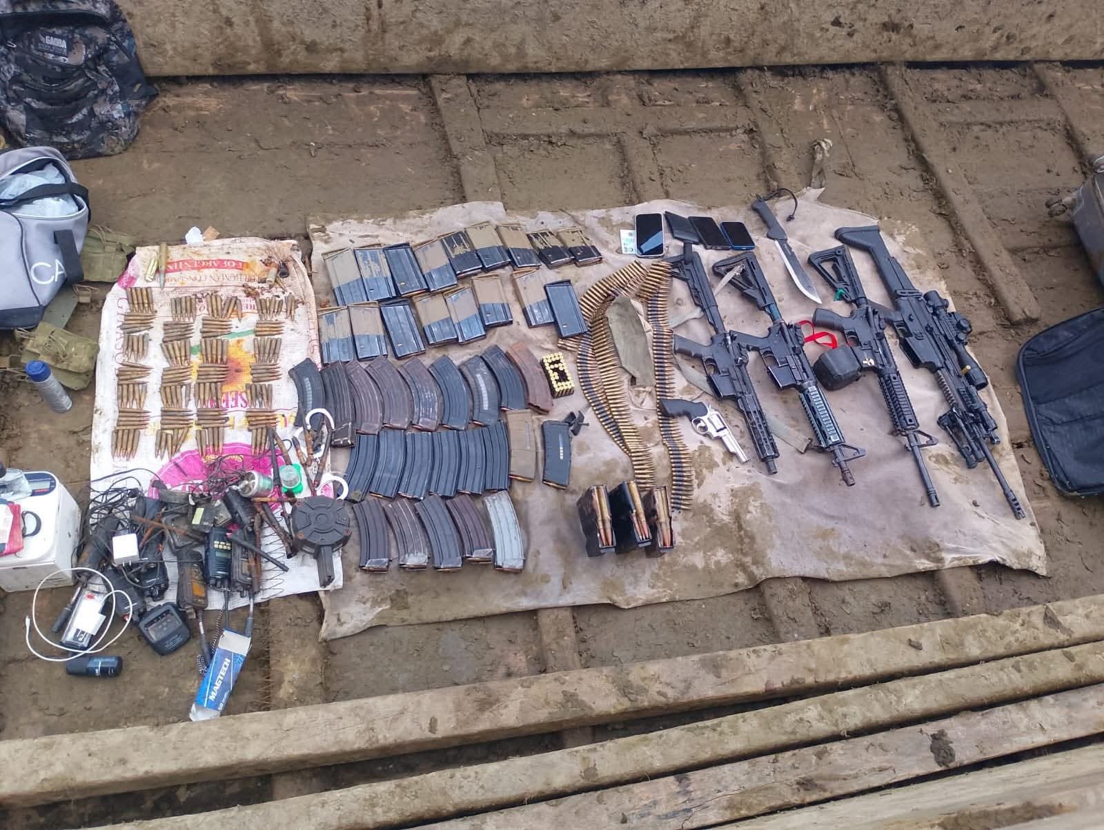 Desmantelan cargamento de armas y plantación ilegal de marihuana en operativo en Petén