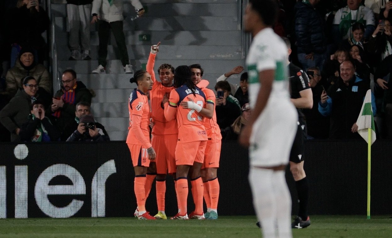 Barcelona vence al Elche y mantiene la presión sobre Real Madrid en LaLiga