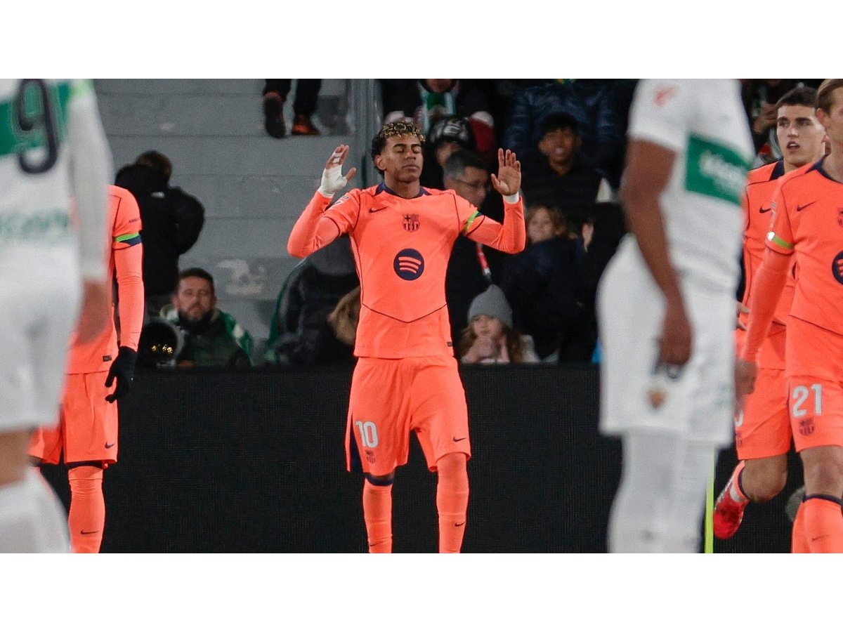 Barcelona mantiene el liderato de LaLiga tras imponerse 3-1 al Elche en Martínez Valero